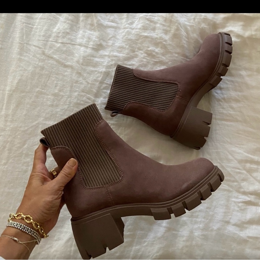 NWOT Steve Madden  Brown Ankle Boots for Women size 9